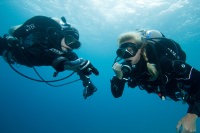 Rescue Diver shares air with another diver